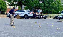 伯明翰市中心枪战造成1人死亡;使用了多支枪，发射了50多发子弹