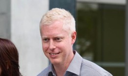 威廉·“比利”·詹姆斯·米切尔起诉布里斯班的youtube用户卡尔·乔伯斯特，称其在视频中诽谤了他