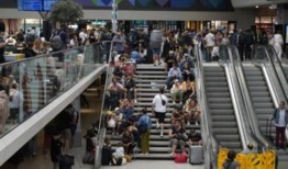 在奥运会开幕前几个小时，法国高速铁路网遭到破坏