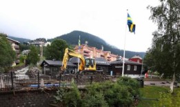 大雨引发的山体滑坡袭击了挪威，数百人被疏散，预计还会有更多的阵雨