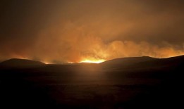 野火烟雾使加拿大部分地区和美国西部窒息，一些地区发布了空气质量警报