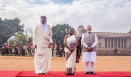 阿米尔在新德里的Rashtrapati Bhawan举行了正式的接待仪式