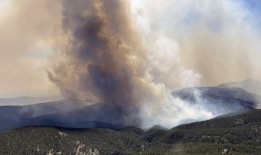 “我们只是在踩水”：尽管做出了气候努力，但臭氧、烟雾和烟雾仍困扰着科罗拉多人