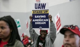 在华盛顿，尽管最近取得了一些引人注目的胜利，但美国工会的会员人数已降至历史最低水平