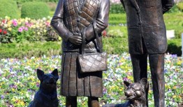 机场和车站商店推动了WH Smith的收入增长