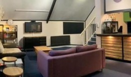 布里奇诺斯青年中心30周年筹款呼吁开放