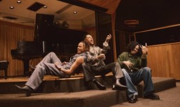 照片：看到MJ的巡演演员：在录音室的音乐踢踢，“颤栗”被记录