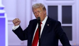 特朗普称与泽伦斯基通话，承诺“结束战争”