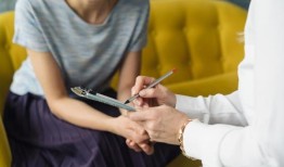 阿联酋居民将为精神健康保险支付更多费用，保费上涨10-15%