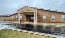 在快速发展的阿拉巴马县，家长抗议学校重新分区：“我们买了班级戒指”