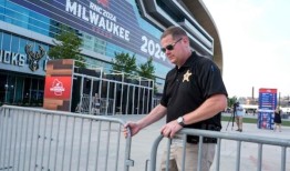 “一个处于边缘的国家：唐纳德·特朗普被暗杀后，政治言论会冷静下来吗？”