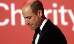 威廉王子在返回工作岗位时“提醒人们他将成为君主”