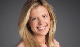 亲爱的安妮：如果朋友对我女儿怀孕的事发表负面评论，我该怎么说？