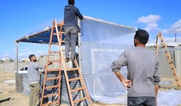 未知之旅：成千上万的加沙家庭逃离拉法