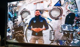 “最长的阿拉伯太空任务”后，阿联酋宇航员返回地球