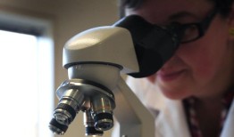 据我们目前所知，首个卵巢癌疫苗