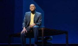 照片：第一次看到劳伦斯·菲什伯恩在电影里的样子