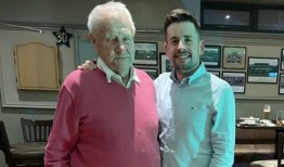 议员称，祖父在UHL手推车上花了100个小时，医疗服务“跪下”