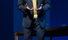 照片：第一次看到劳伦斯·菲什伯恩在电影里的样子