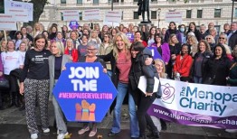 电视医生为自己辩护，反对她开出过高剂量的激素替代疗法