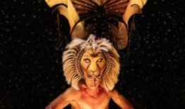 文森特·贾马尔·胡珀以前在UPS上夜班现在他是《狮子王》里的辛巴