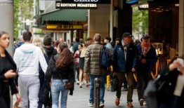 成千上万的澳大利亚人降低了私人医疗保险的评级，这是一个可怕的迹象