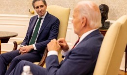 哈里斯说，拜登“深深致力于”NI的遗留问题