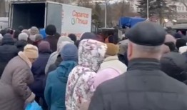 普京的战争引发经济混乱，俄罗斯人争相囤积鸡蛋