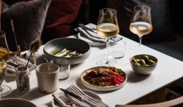 早点吃饭，少花钱：这是外出就餐的新趋势