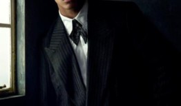 艾美奖红毯声明：为什么年轻明星“法老”云阿泰在电视最盛大的夜晚涂了红脸