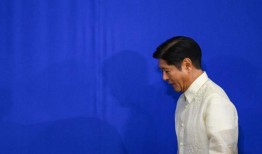 菲律宾警方表示，视频中吸入白色粉末的男子不是马科斯