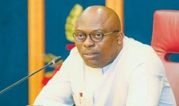 河滨议员要求双原重新提交2024年预算