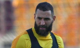 本泽马加盟曼联？法国人被欧洲顶级俱乐部通缉