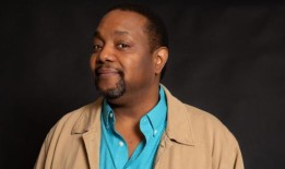 普利策奖和托尼奖《奇怪的循环开始》将于4月18日在西海岸首播