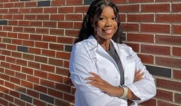 Carlee Russell的下一步是什么？律师说她在被拘留后很“害怕”