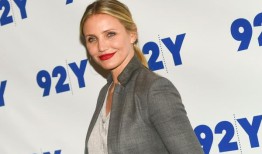 女演员卡梅隆·迪亚兹和《好夏洛特》的歌手本吉·马登宣布生下儿子卡迪纳尔