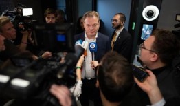 荷兰官员表示，海尔特·威尔德斯和其他三个政党领导人应该讨论组建新的联盟