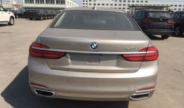 宝马740li：豪华与性能的完美融合，驾驶体验再升级