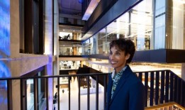 格拉斯哥大学新的商学院大楼开放