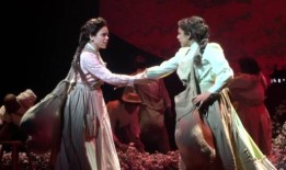 《枪炮与火药音乐剧》由莉丝·拉方丹、西亚拉·雷姆塞、亨特·帕里什主演，将于4月14日在纸厂剧院上映