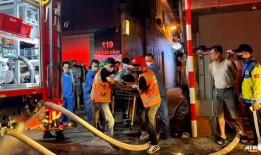 河内市中心公寓大火造成14人死亡