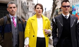 劳伦斯·福克斯说，他的生活被种族主义言论“摧毁”了——有人把粪便扔进他的门里