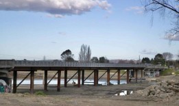 加布里埃尔飓风：堵塞雷德克里夫桥的裂缝