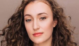 观看：凯莉·卡帕尔蒂演唱新音乐剧《费加罗》中的《No More》