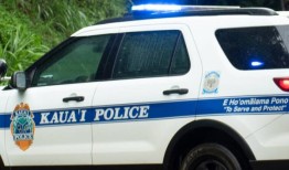 考艾岛男子，70岁，骑摩托车被小货车撞