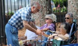 卡特·西尔顿，莫比尔广播界的长期支柱，去世了