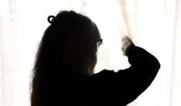 佩吉的儿子偷了她的钱，强迫她住在一个小棚子里她就是这样挣脱的