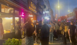 在哈克尼看到一名男子躺在地板上后，企业主“惊呆了”