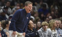 康涅狄格大学的男子结束了与冈萨加的非会议名单，参加了精英八人赛的复赛