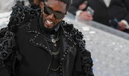 说唱明星吹牛老爹再次拒绝保释